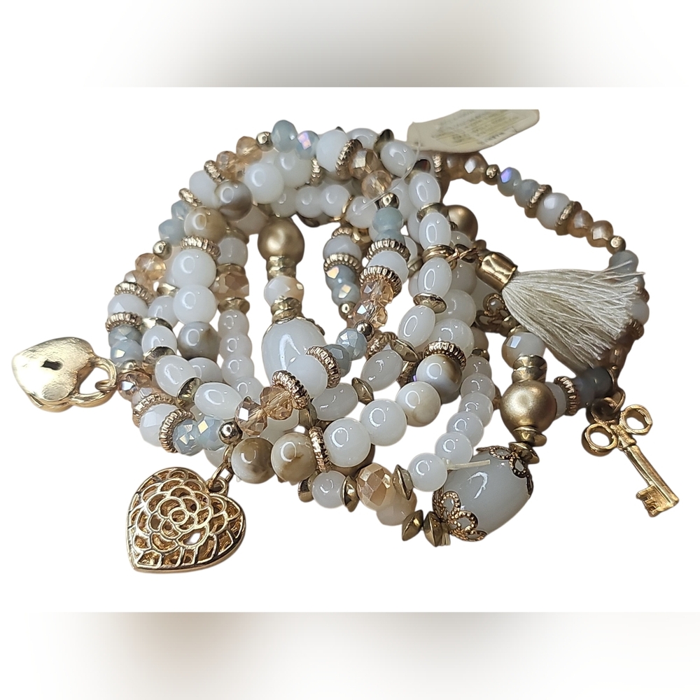 Chic Gold and Cream Beaded Bracelet with Heart and Key Charms